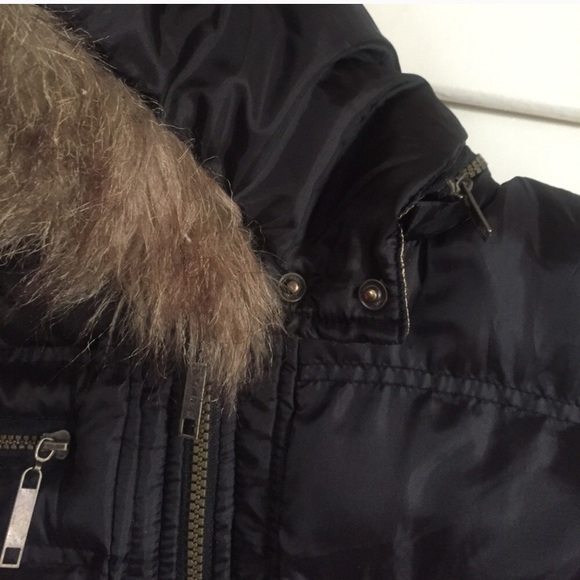 Black Vest with Removable Faux Fur - Picture 3 of 8